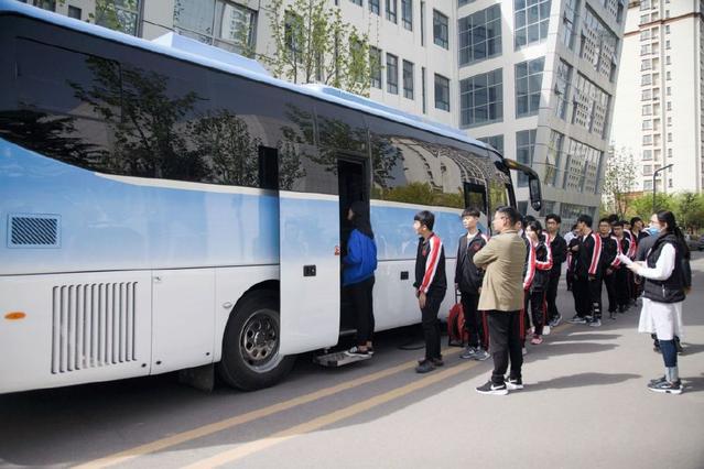 av无码+高潮+白丝 去医院体检已过时，移动医疗车让体检更便捷